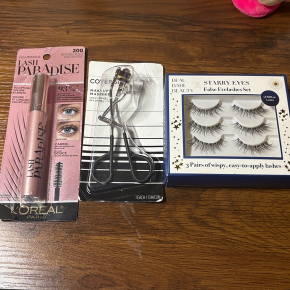 L'Oreal Lash Paradise Mascara in Pink with CoverGirl Lash Curler - Picture 1 of 7